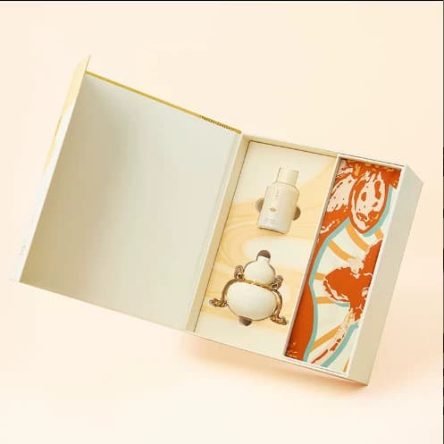 Wensli Silk Scarf and Skincare Gift Box